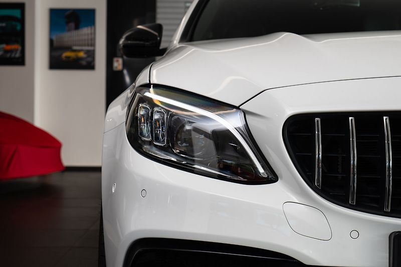 Mercedes-Benz Třídy C 63 AMG T/Burmester/Pano/Carbon - fotka 18 z 19