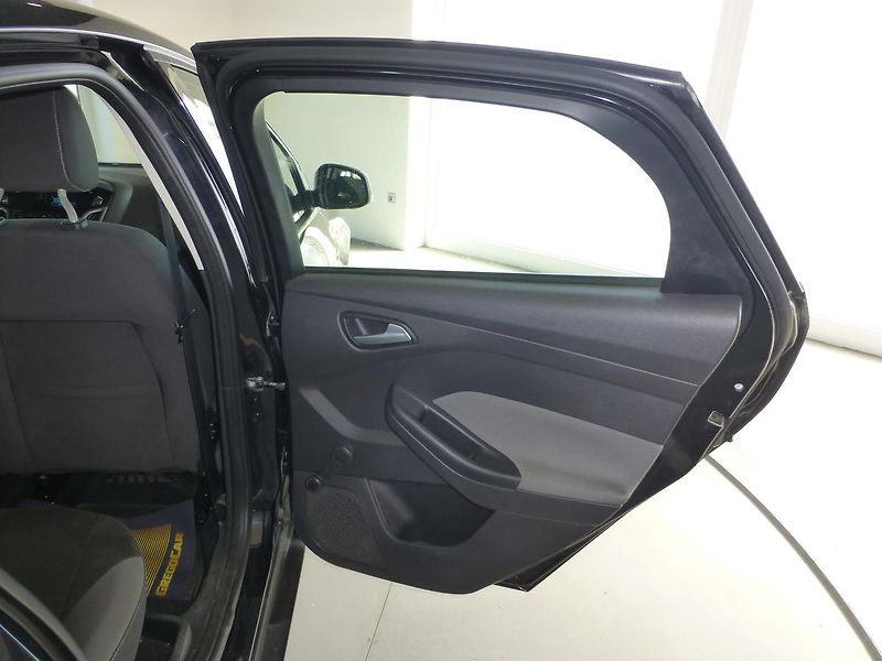 Ford Focus (2014) 1,6TDCI-77KW*KLIMATIZACE - fotka 18 z 21