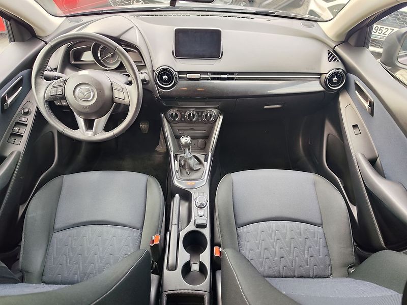 Mazda 2 1.5 Skyactiv/55kW - fotka 11 z 28