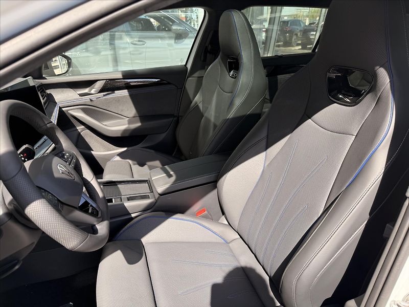 Volkswagen Passat (2026) 2,0 TSI 195kW 7DSG  R-Line Peo - fotka 14 z 23