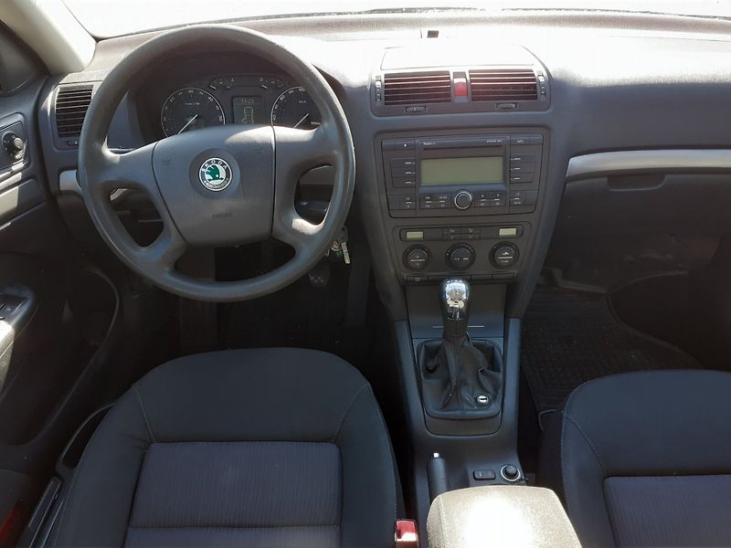 Škoda Octavia (2006) 1.9 TDi  1.MAJ.ČR - fotka 7 z 47