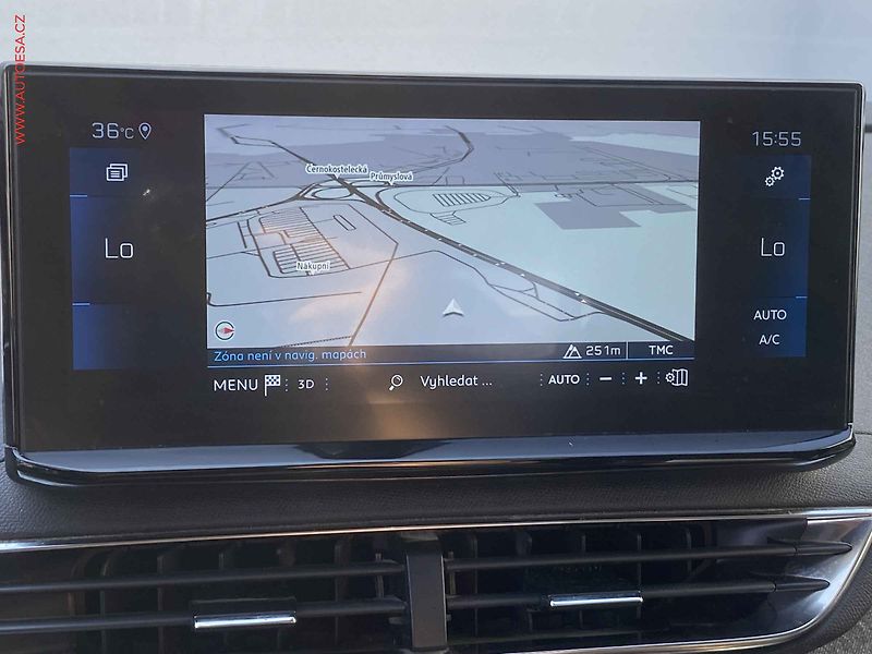 Peugeot 5008 (2022) 1.5 HDi, Allure, LED, kamera - fotka 15 z 17