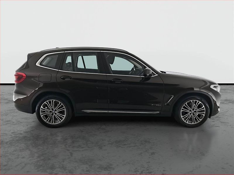 BMW X3 (2018) Luxury line xDrive20d - fotka 6 z 18