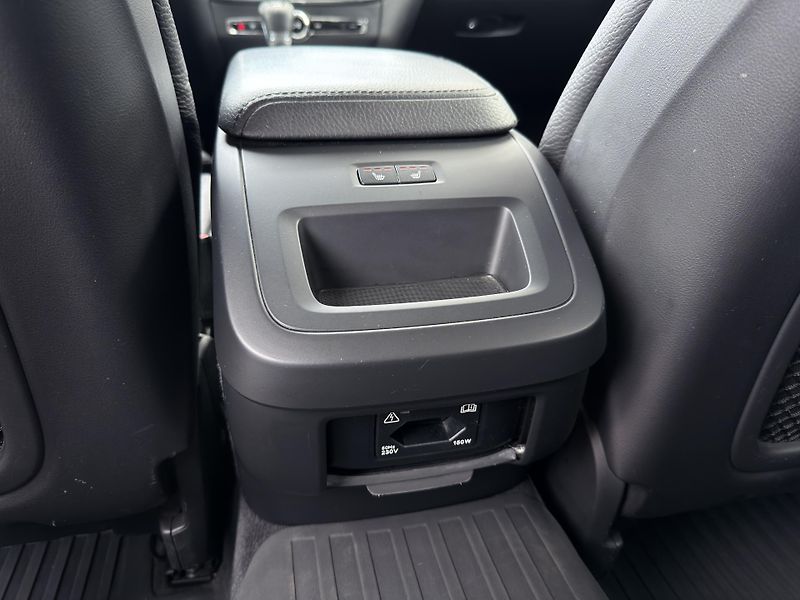 Volvo V60 CC D4 AWD // B&W // REZERVACE - fotka 15 z 44