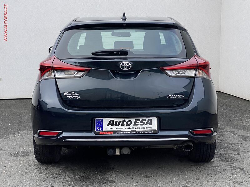 Toyota Auris (2015) 1.2T, Comfort, TZ, kamera - fotka 5 z 18