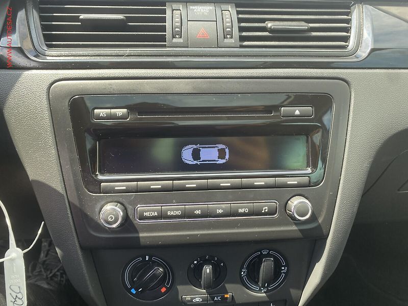 Škoda Rapid (2014) 1.2 TSi, Sport, +kola, panor - fotka 17 z 18