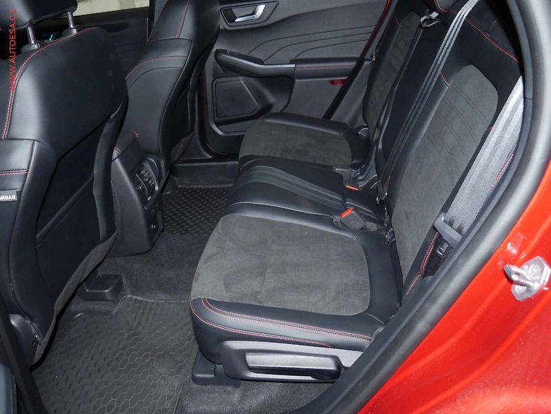 Ford Kuga (2023) 1.5 EB, ČR, servis.kniha, LED - fotka 10 z 21
