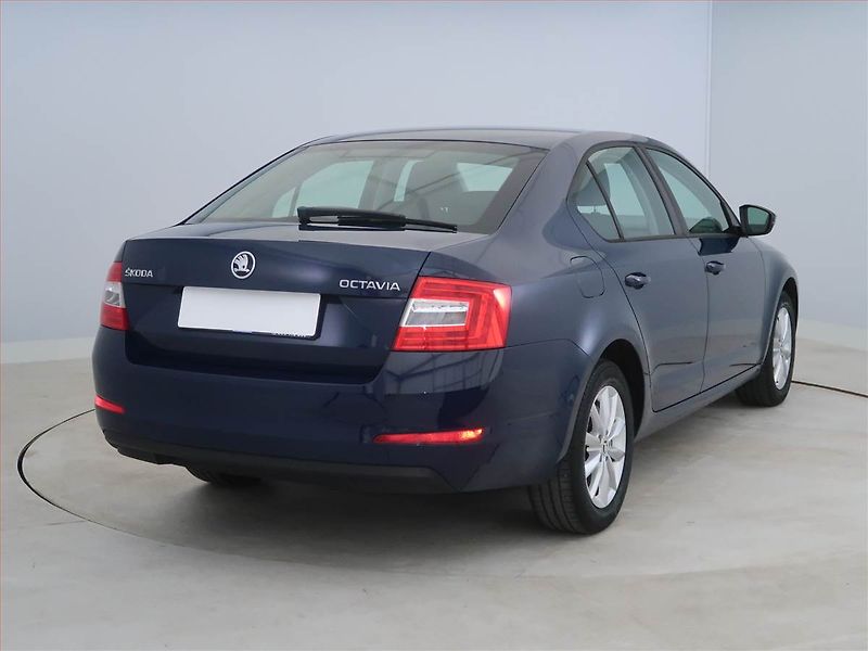 Škoda Octavia (2015) 1.6 TDI, Automat, Serv.kniha - fotka 5 z 16