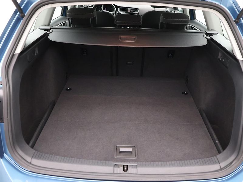 Volkswagen Golf 1,6 TDI 77kW Comfortline CZ - fotka 10 z 30