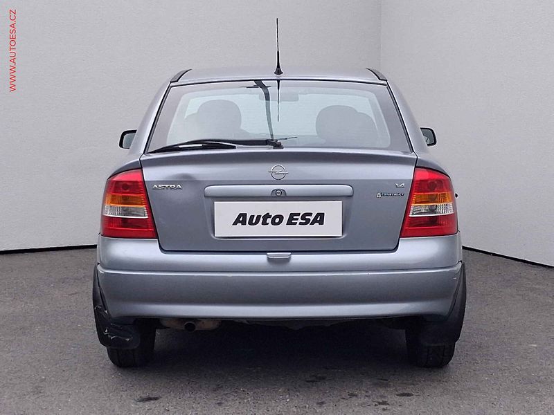 Opel Astra (2004) 1.4i, 2.maj,ČR, STK2/28 - fotka 5 z 15