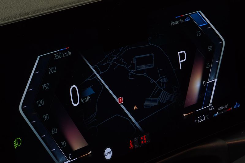 BMW Řada 3 320d,Xdrive,MPacket,ČR,DPH,HUD - fotka 19 z 41