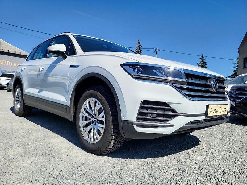 Volkswagen Touareg 3.0 V6 TDi DSG 4MOTION - fotka 30 z 46