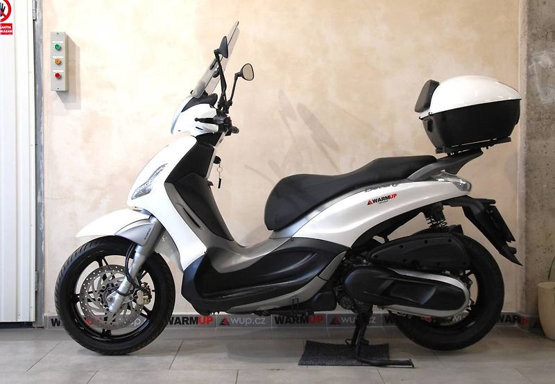 Piaggio Beverly 350 (2015) ABS + ASR - fotka 14 z 22
