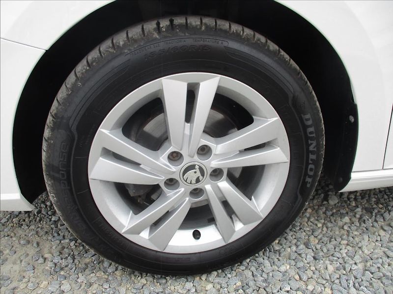 Škoda Fabia 1,0 TSI, servis,DPH,1.maj,CZ, - fotka 35 z 43