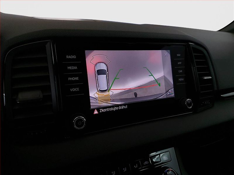 Škoda Karoq (2022) Sportline 1.5 TSI - fotka 18 z 21