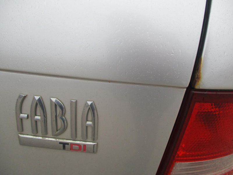Škoda Fabia 1.9 TDi KLIMA +SADA KOL - fotka 34 z 34