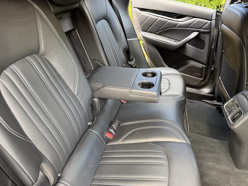 Maserati Levante (2023) 430PS- MODENA-S-TOP-SKLADEM- - fotka 21 z 27