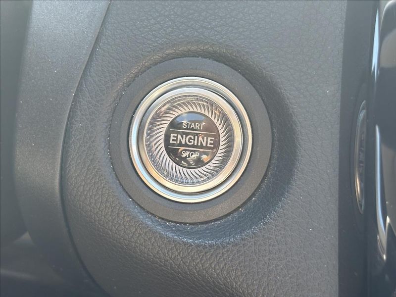 Mercedes-Benz Třídy C 2,0 220d 143kW 4M,AVG,Led,Pano - fotka 28 z 48