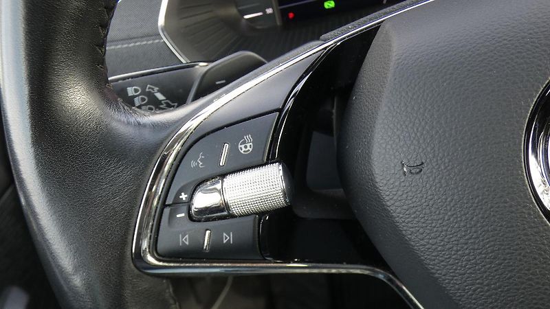 Škoda Octavia Combi 2,0 TDI Style 4x4 DSG 11 - fotka 12 z 27