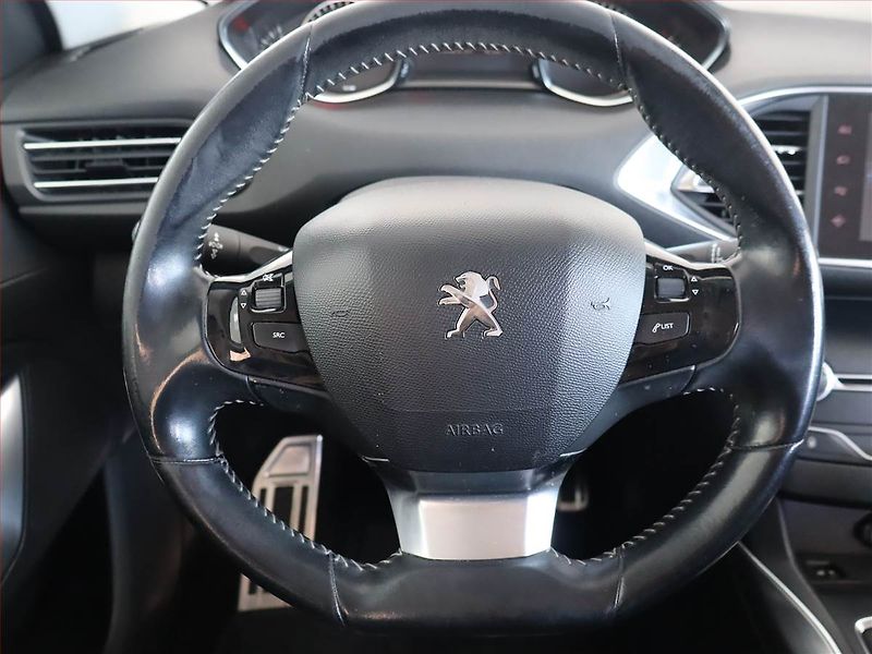 Peugeot 308 (2016) 1.6 BlueHDi, Automat, Navi - fotka 16 z 21
