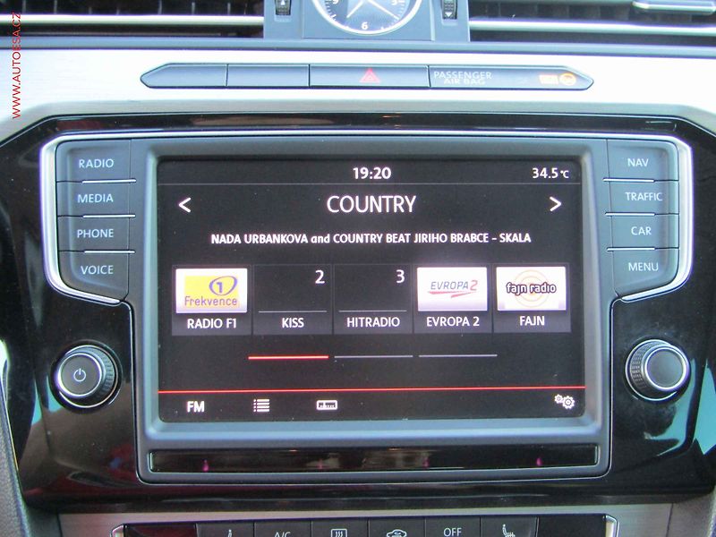 Volkswagen Passat (2015) 1.6 TDi, AC, výhřev sed - fotka 14 z 16