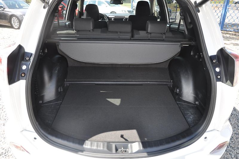 Toyota RAV4 2.5HSD 114kW - fotka 8 z 18
