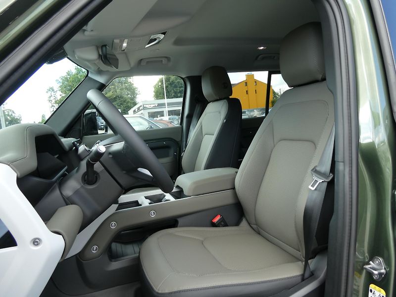 Land Rover Defender 110 S D200 - fotka 9 z 33