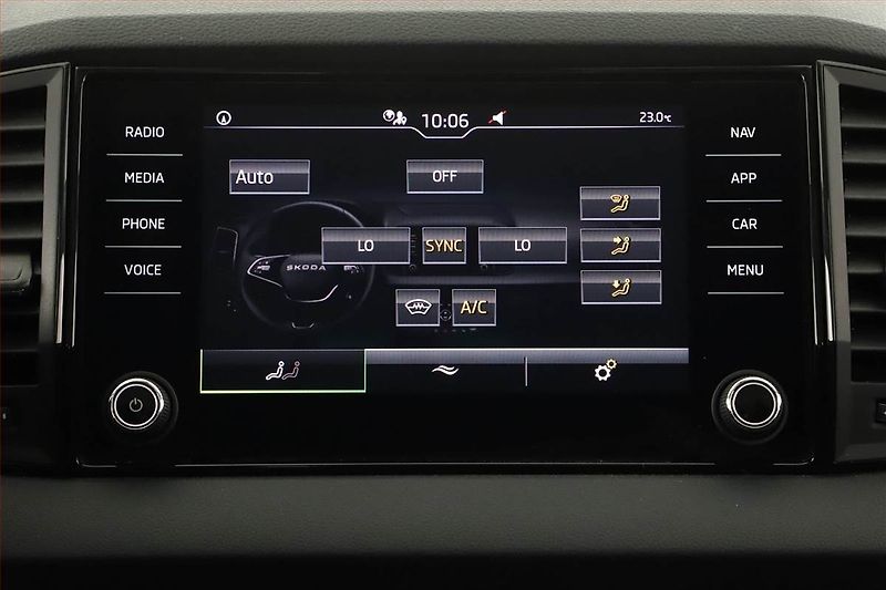 Škoda Karoq (2025) 2.0 TDI, Drive, FullLed - fotka 14 z 21
