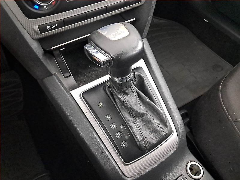 Škoda Octavia (2012) Ambition 2.0 TDI, Automat - fotka 13 z 18