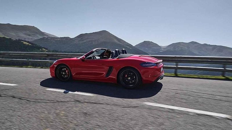 Porsche 718 Boxster GTS.