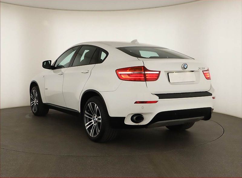 BMW X6 (2013) M Paket xDrive30d, 4X4 - fotka 4 z 15