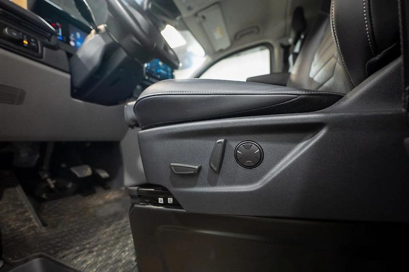 Ford Tourneo Custom 2.0 EcoBlue 125 kW 4x4 - fotka 27 z 48