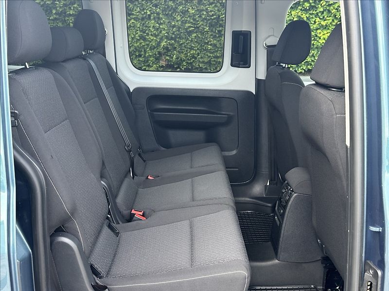 Volkswagen Caddy 2,0 TDI 122PS  Trendline 4x4 - fotka 20 z 47