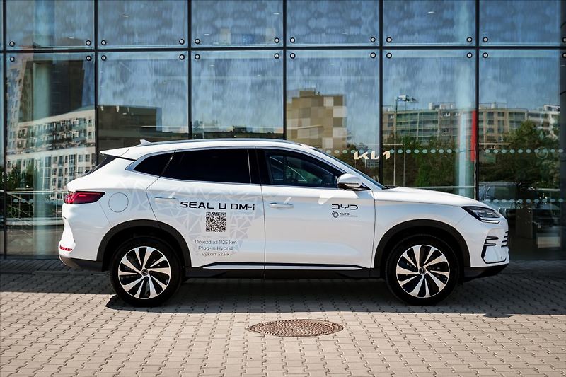 BYD Seal U 1,5 FWD 160 kW + 18,3 kWh  BOO - fotka 12 z 33