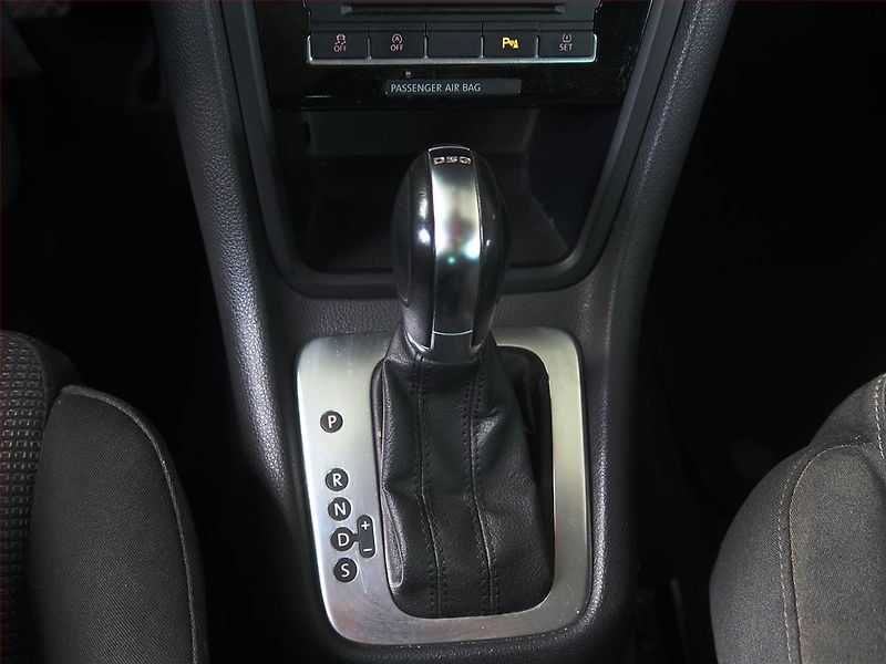 Volkswagen Sharan (2012) 2.0 TDI, Automat, 7 míst - fotka 13 z 19