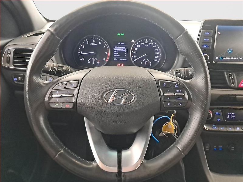 Hyundai i30 (2019) Style 1.4 T-GDI, ČR,1.maj - fotka 16 z 18