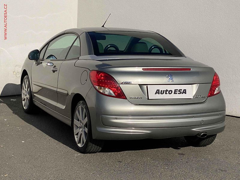 Peugeot 207 (2010) 1.6VTi CC, AC, park.asist - fotka 11 z 22
