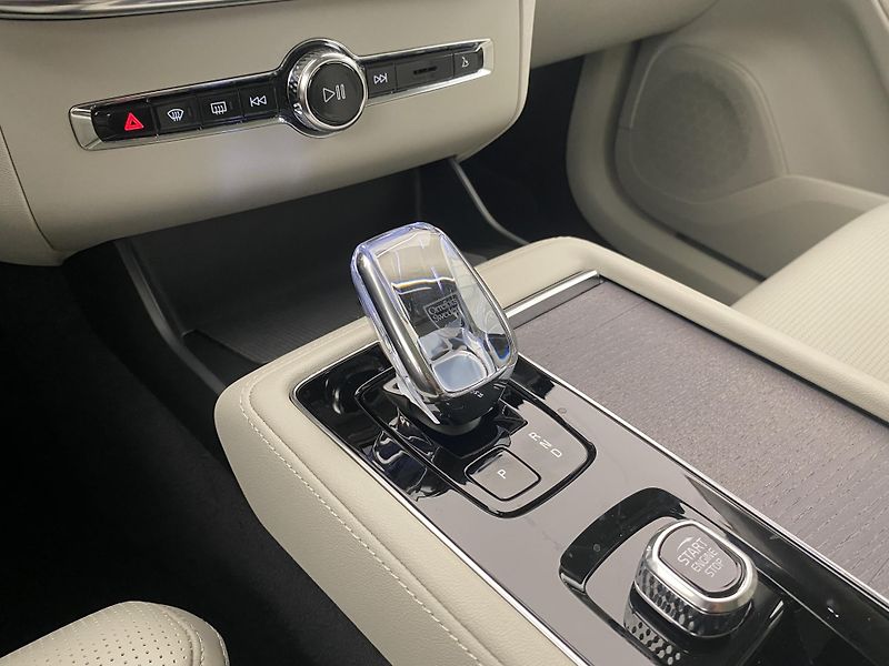 Volvo XC90 (2026) B5 AWD AUT BRIGHT PLUS 7míst - fotka 27 z 55