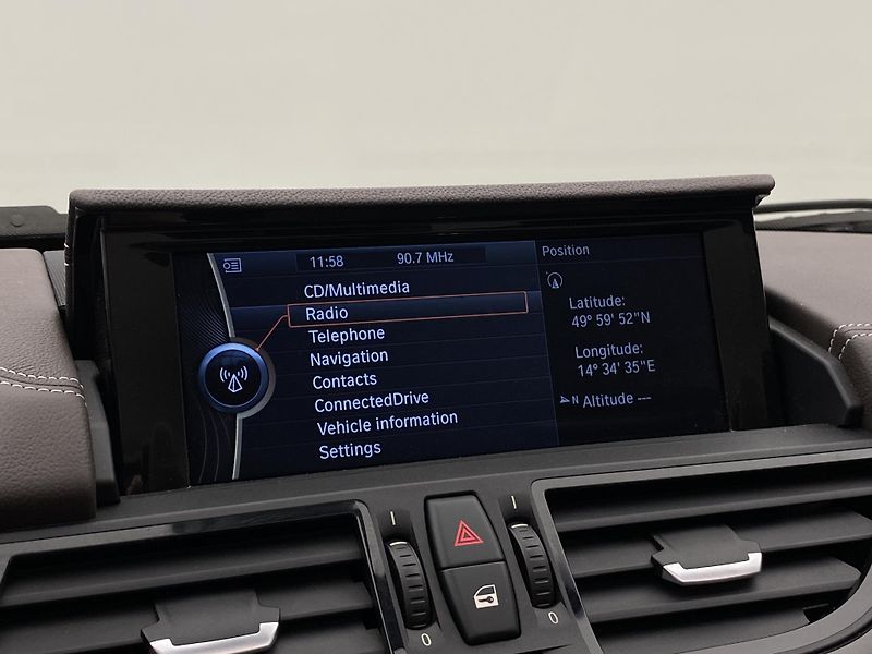 BMW Z4 sDrive 35i N54 AUT CZ 1. maj - fotka 8 z 56