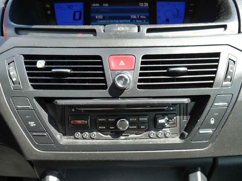 Citroën Grand C4 Picasso (2009) 1.6VTi 7míst, AC, TZ, park - fotka 18 z 19