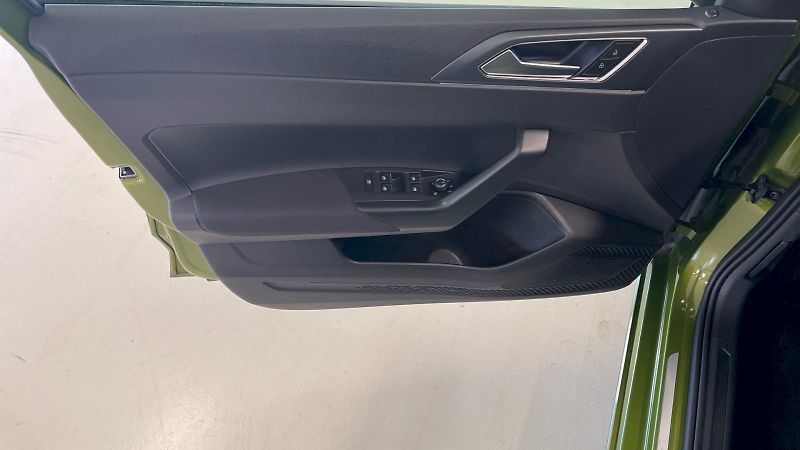 Volkswagen Taigo (2023) R-Line 1.5 TSI 110kW DSG - fotka 15 z 23