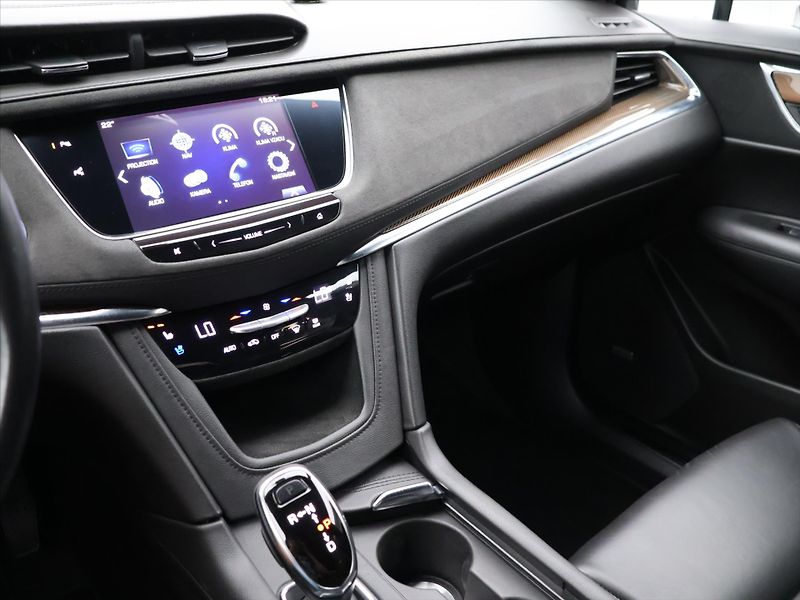 Cadillac XT5 3,7 V6 231kW 4x4 Luxury - fotka 23 z 37