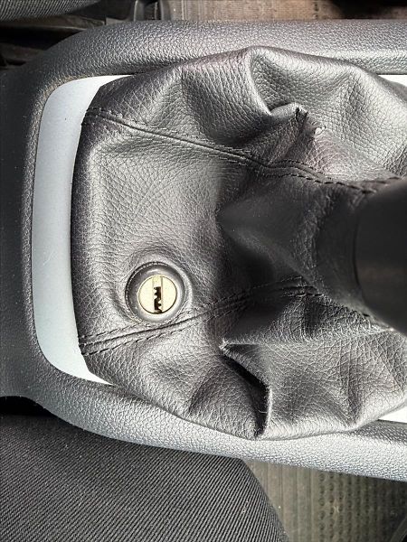 Škoda Octavia 1,6  1,6 DISEL - fotka 22 z 32