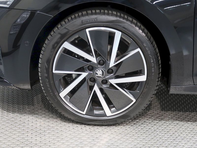 Škoda Octavia (2025) SPORTLINE 2.0TDI 110KW DSG PAN - fotka 12 z 41