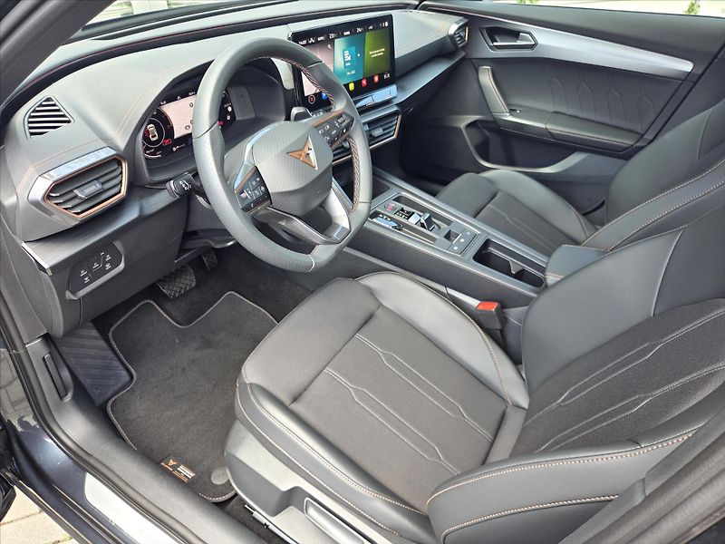 Cupra Formentor 2,0 TSi DSG 4x4 Záruka2029 ČR - fotka 9 z 22
