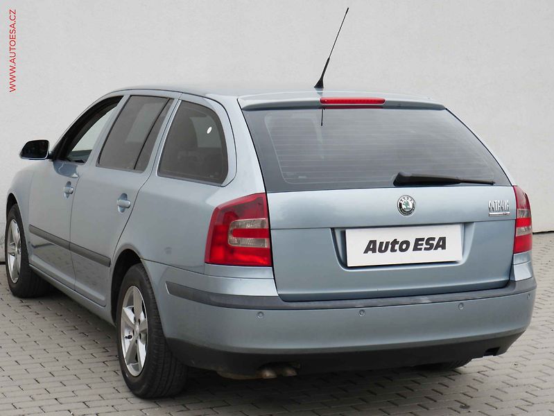 Škoda Octavia (2006) 2.0TDi, AC, park.čidla - fotka 6 z 14