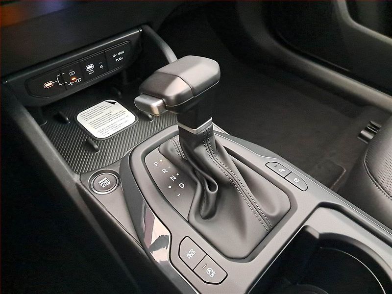 Kia K4 (2026) 1.6 T-GDI, Mrtvý úhel - fotka 13 z 16