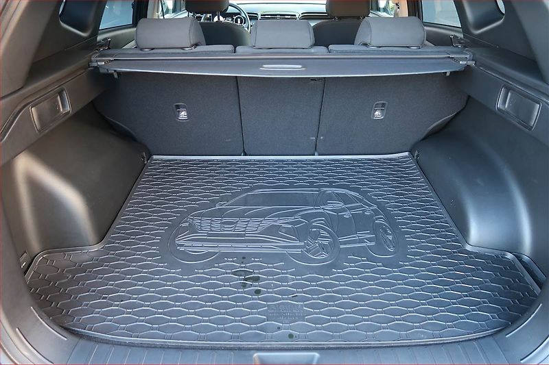 Hyundai Tucson (2021) Family 1.6 T-GDI - fotka 14 z 17