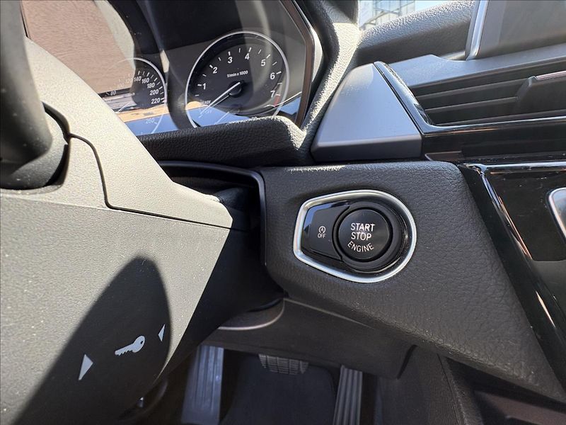 BMW Řada 2 1,5 218i 100kW AT,Led,Navi,PDC - fotka 9 z 37