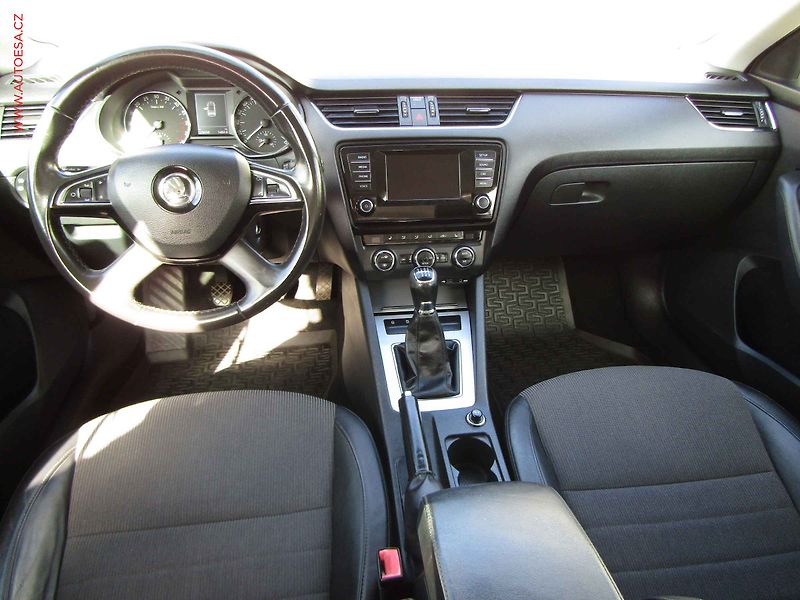Škoda Octavia (2014) 2.0 TDi, 2.maj, AC, bixen - fotka 8 z 20